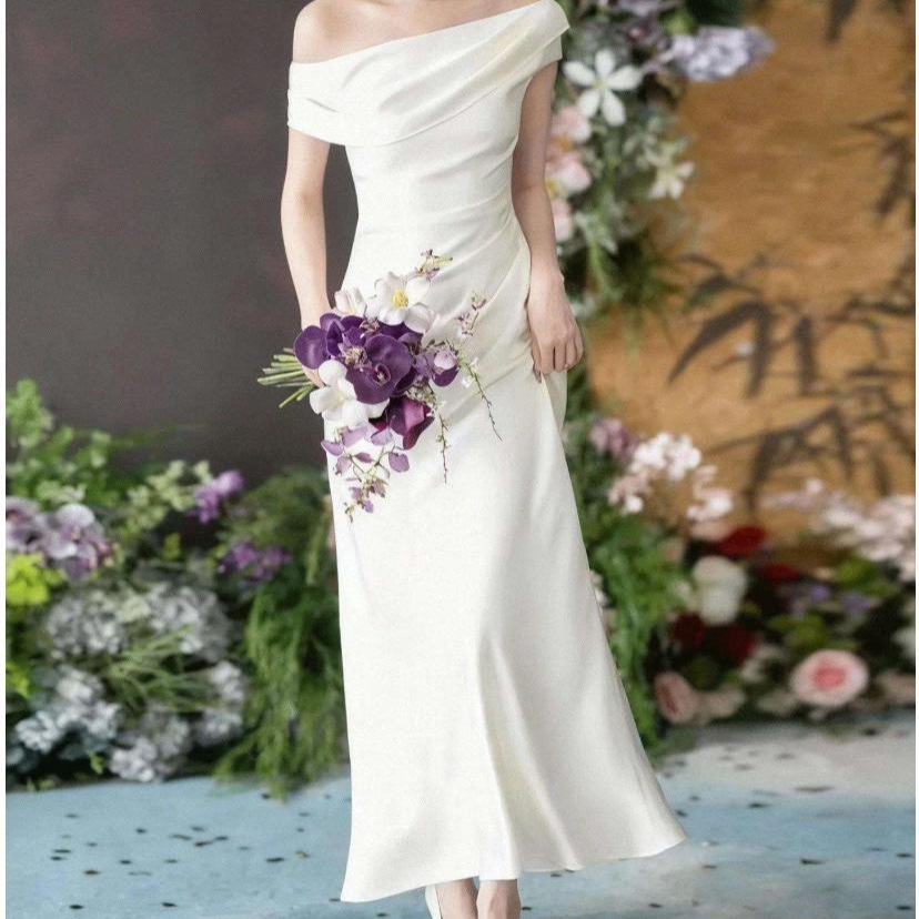 French-Style Elegant One-Shoulder White Dress for Women, Waist-Cinching, Slim-Fit, Suitable for Birthday Parties and Engagement Ceremonies, Long Dress