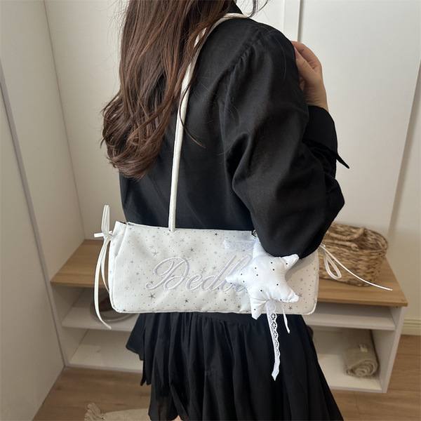 Small design summer trend one-shoulder bag