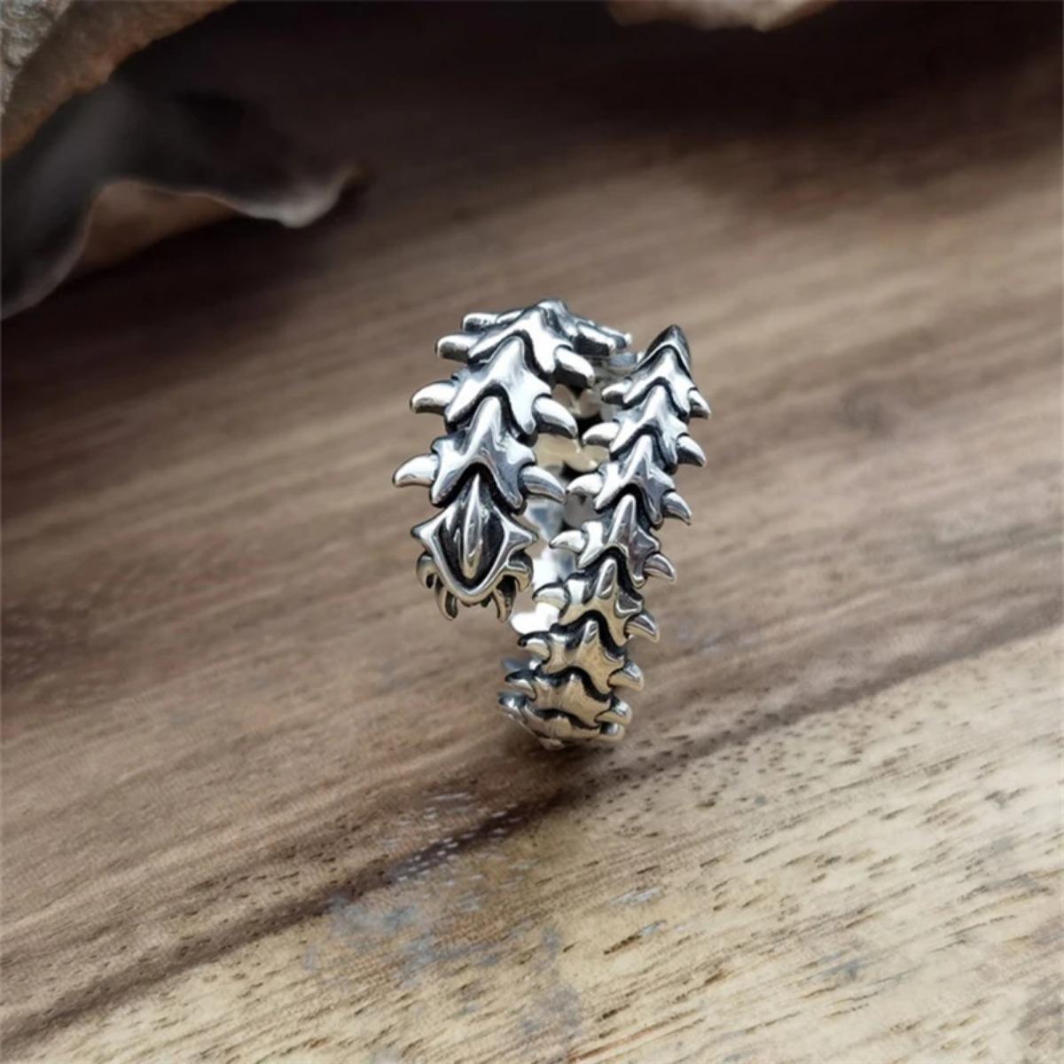 Spine Skull Ring Punk Style Adjustable Open Design For Unisex_voghion.com
