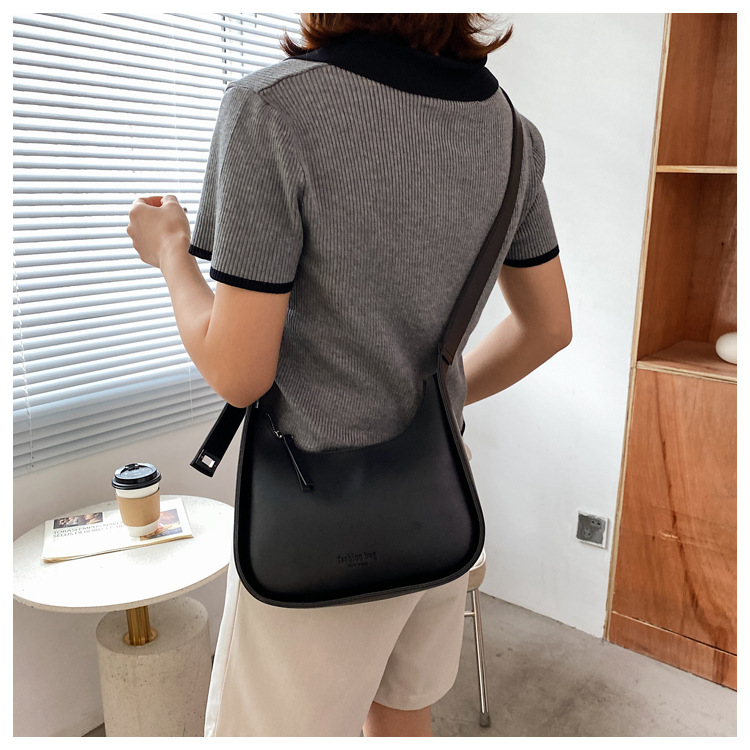 Simple Casual Large-capacity Bucket Bag display picture 10