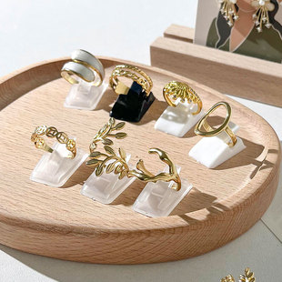 Jewelry Ring Ring Mini Plastic Display Stand Vertical Stand Household Stand Ring Props Ornaments