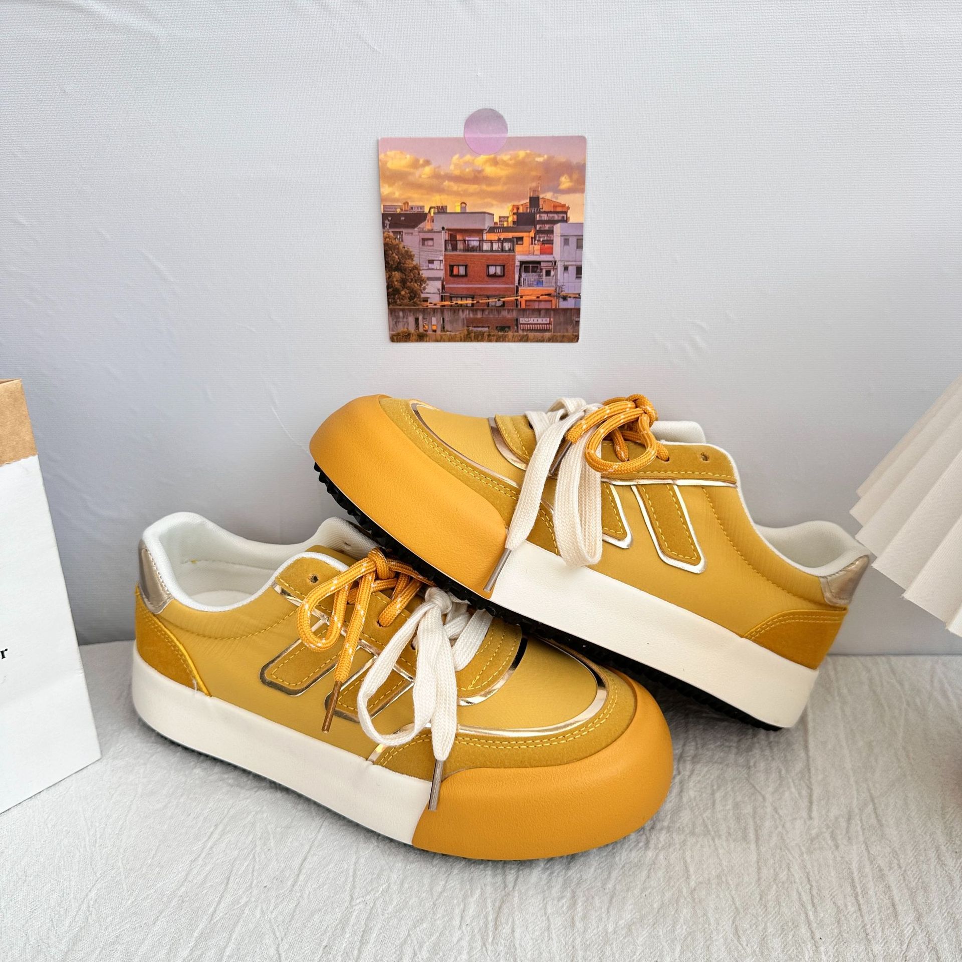 6634 plantillas de látex/zapatos blancos de suela gruesa, diseño de nicho retro de punta redonda para mujer 2025 nuevas zapatillas de deporte zapatos de entrenamiento alemán image 8