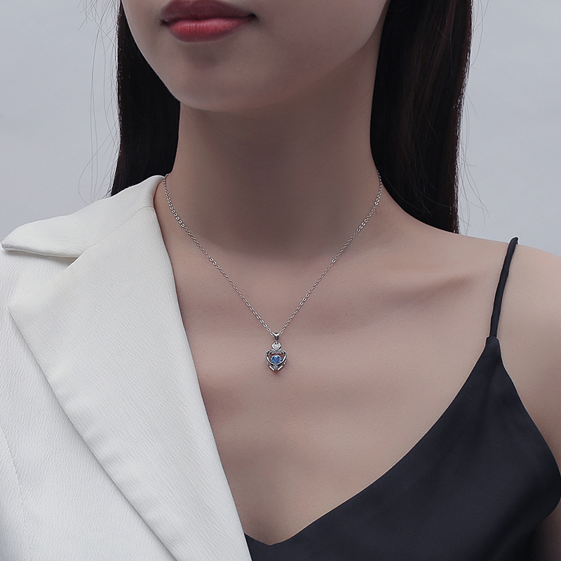 S925 plata esterlina collar de corazón inteligente diseño de nicho de todas las mujeres de lujo ligero colgante de corazón colgante regalo de San Valentín