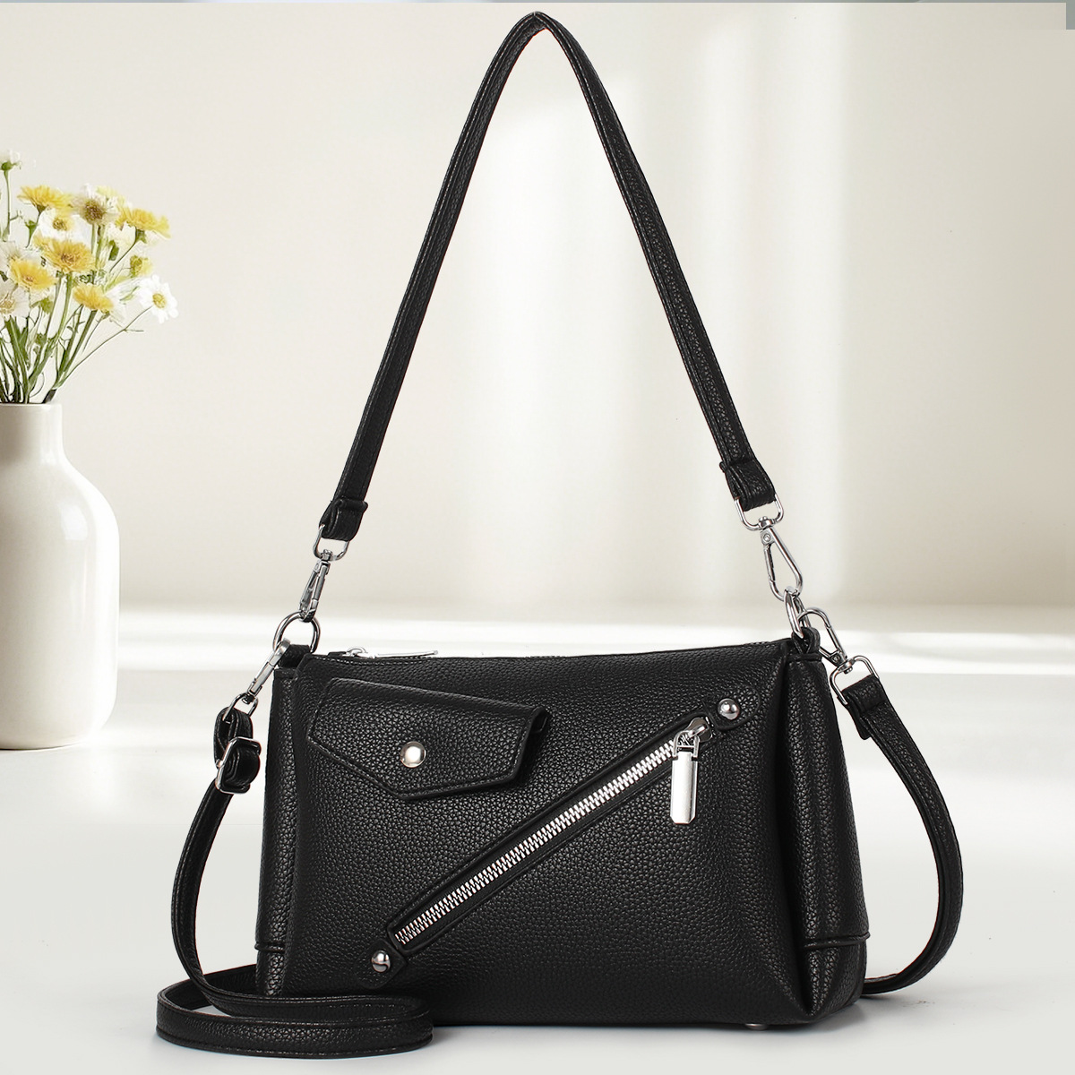 2025 nuevo bolso de mensajero de gran capacidad de estilo perezoso de moda simple y versátil, hombro ligero de moda