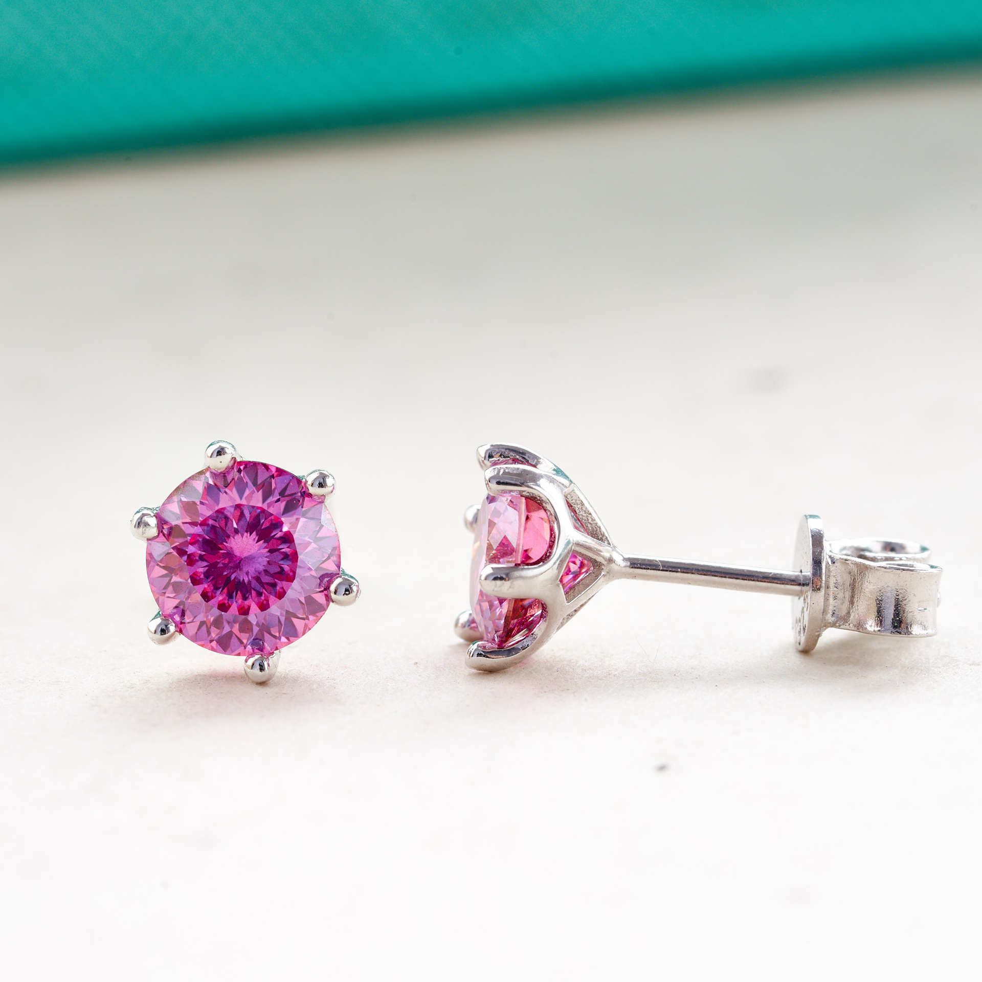 Rosa 1 quilate 6.5mm redondo 100 cara cortada moissanite orejas de plata esterlina S925 con certificado GRA