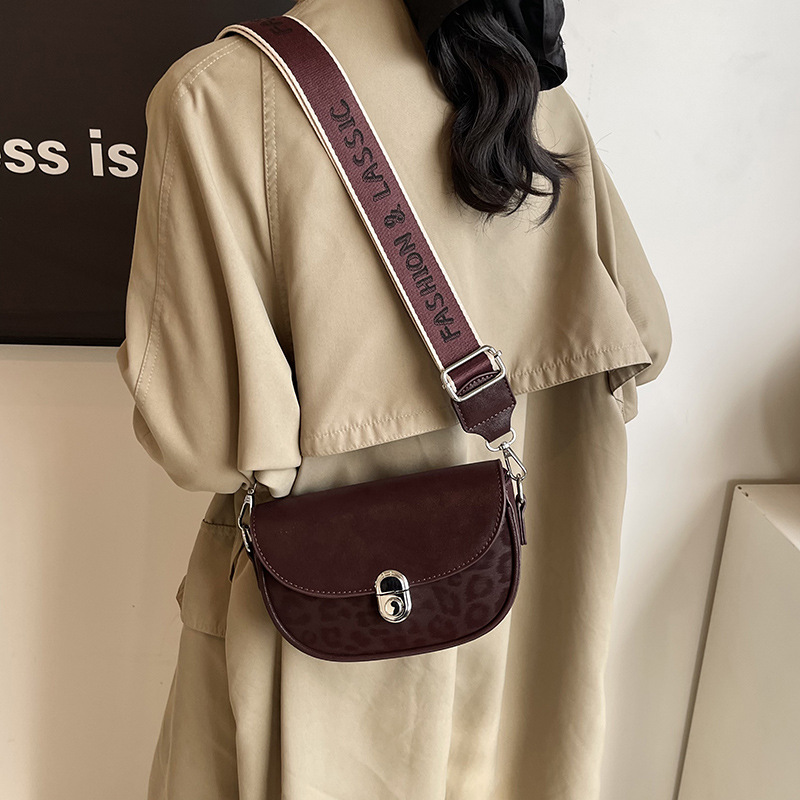 Niche Premium Feeling Crossbody Leopard Satteltasche Damen Neue Retro Mode Schultertasche_voghion.com