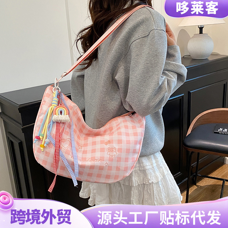 小众格子包包女式2026新款潮流行时尚单肩包大容量通勤斜挎饺子包