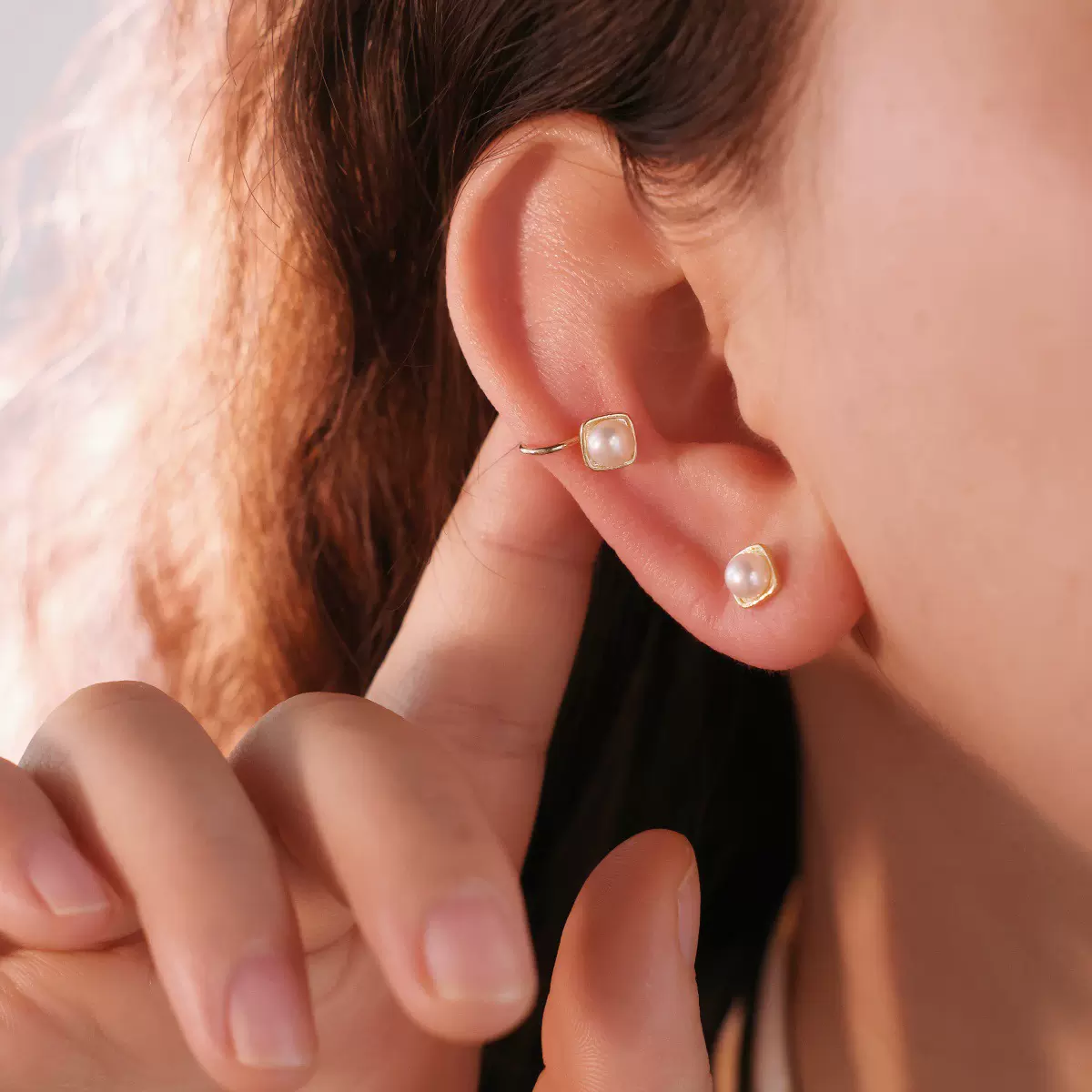 通勤金质方形淡水珍珠耳钉女高级感气质复古风无耳洞蚊香盘耳骨夹