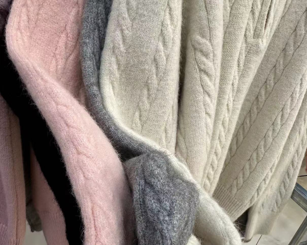 Women's Cable Knit Sweater With Zip Detail | Retro Chunky Pullover For Autumn & Winter | Loose Fit High Neck Long Sleeve Top_voghion.com
