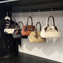 ��Ʒ�нz���������Ů�¿�͹ų����K�����Ʒ���e�μ�б����i��