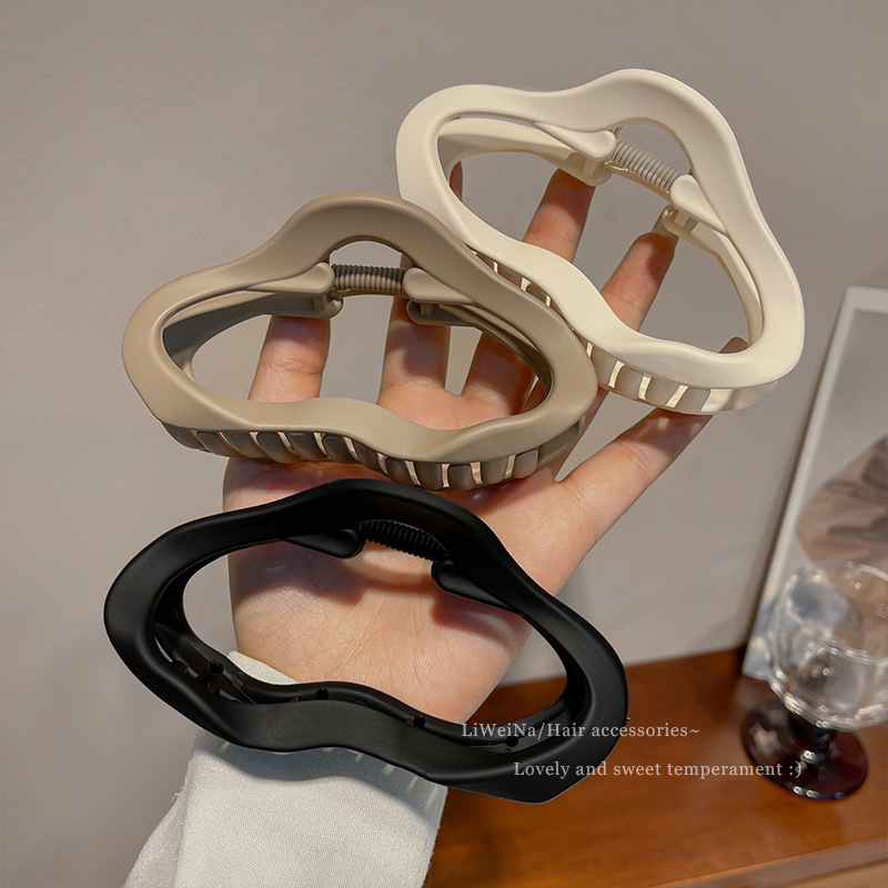 Simple matte grab clip large women's autumn and winter 2022 new back head hairpin shark clip temperament hairpin headdress