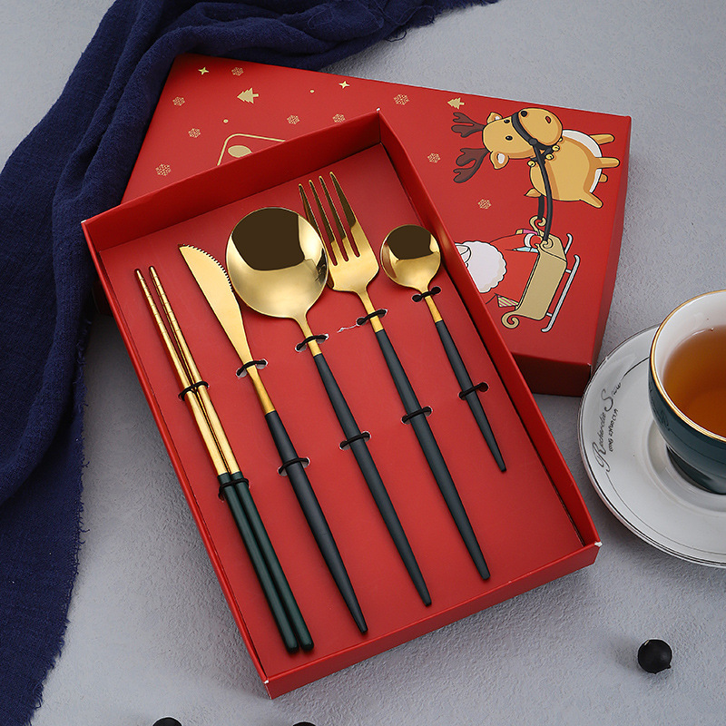 Amazon caja de regalo de Navidad transfronteriza cuchillo de acero inoxidable portugués, tenedor y cuchara conjunto de cuatro piezas cuchillo de carne y tenedor cuchara de comida principal