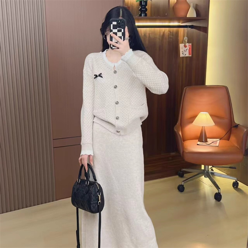 秋冬纯色女装高级感时尚针织衫套装新款圆领保暖毛衣半身裙两件套|undefined