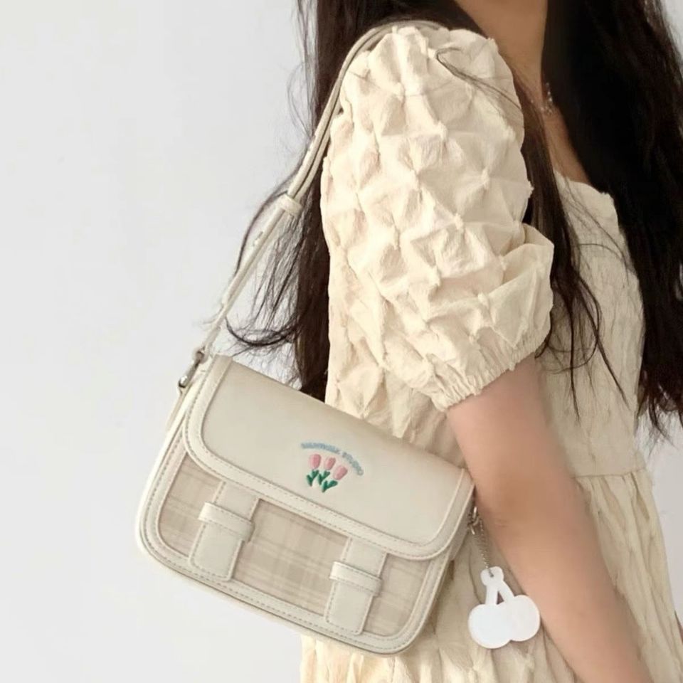 2021 년 여름 새로운 귀여운 캠브리지 가방 언더암 토푸 백 센스 크로스 바디 숄더 백 여성용 언더암 백 홍지