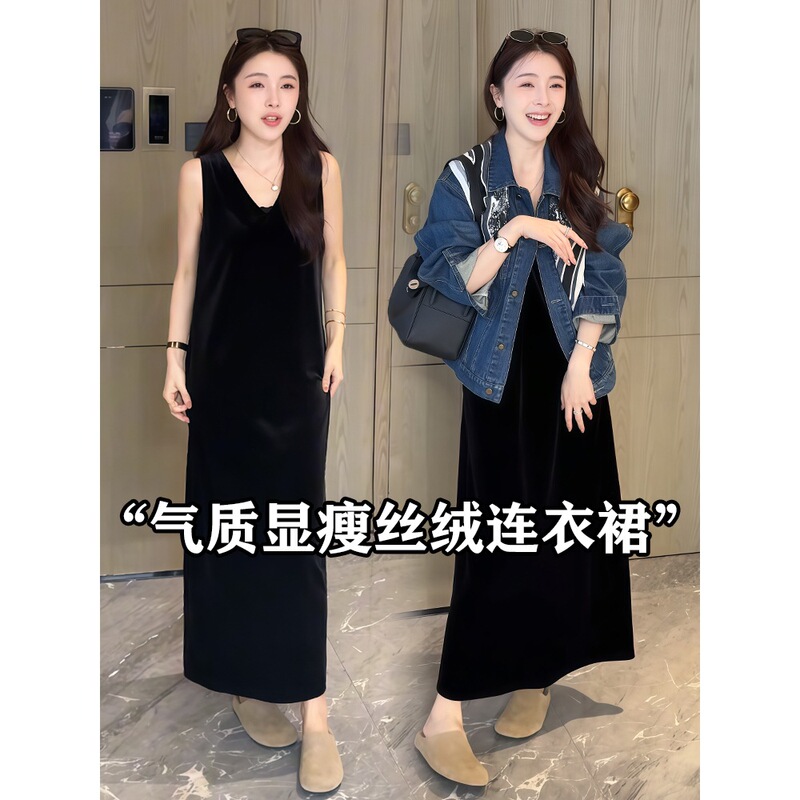 French High-End Lazy Style V Neck Velvet Dress for Women in Autumn and Winter, Versatile and Slimming Look with Mid-Length Skirt Inside