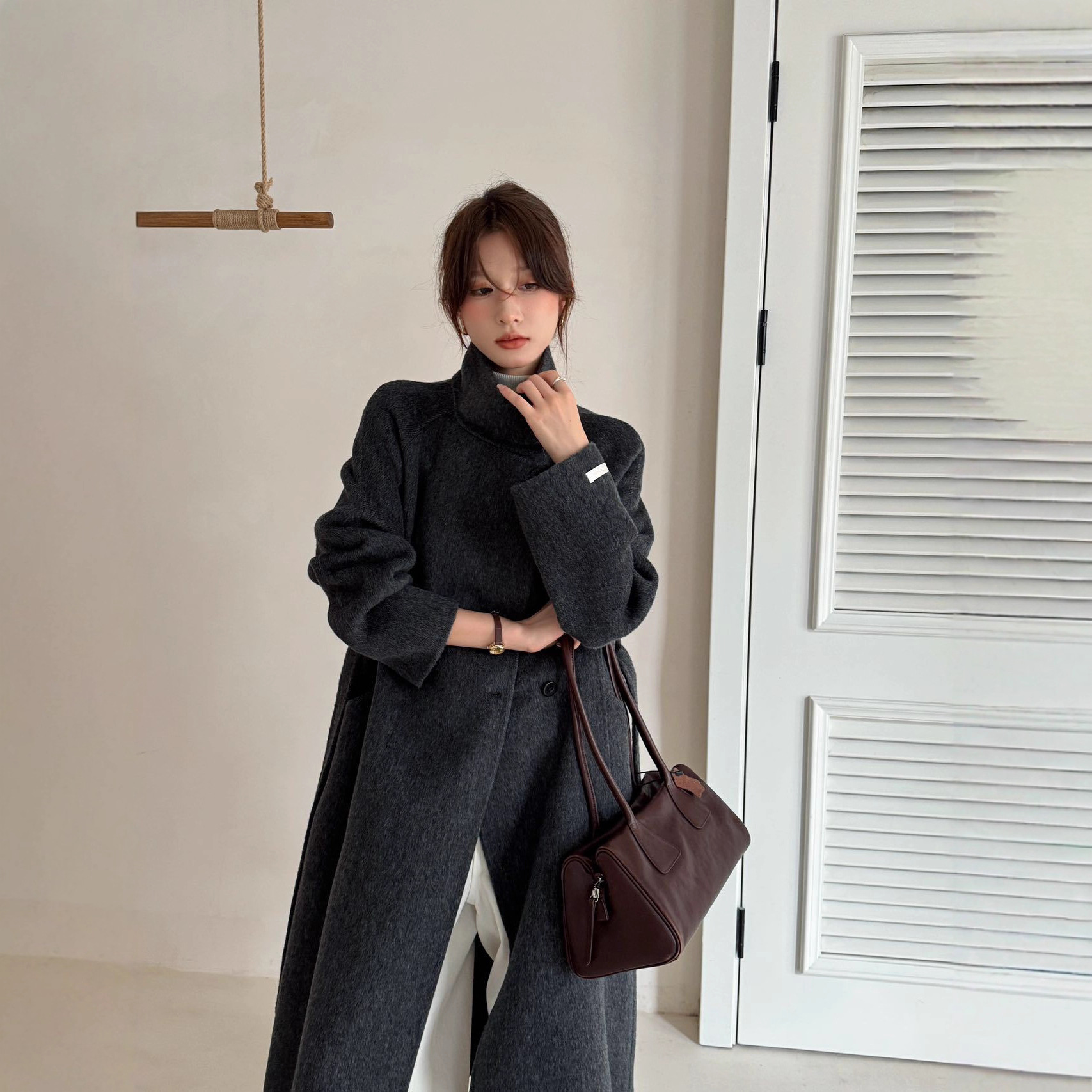 Korean-Style Stand-Up Collar, Elegant Commuter Style, Double-Sided Wool Coat for Women, Long Over-The-Knee Loose Fit, Double-Breasted Woolen Coat