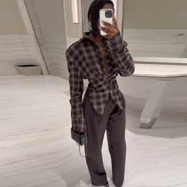 Collar button checkered shirt top 收腰纽扣格子长袖衬衫上衣女