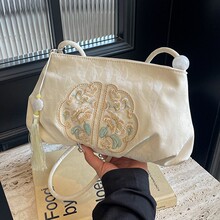 新中式国风腋下包质感小众设计流行中国结单肩高颜值织锦缎斜挎包