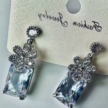 �羳���u�¿�͹ŷ�ʽ���Ů�䓸߼��л��귽�Ƕ��Ʒ�������l