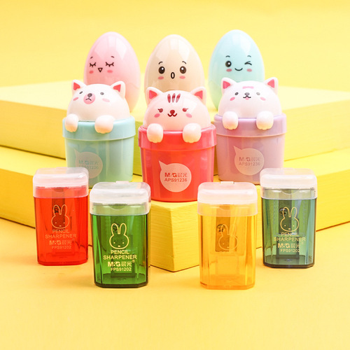 Handheld mini pencil sharpener with cover plastic single hole small pencil sharpener cartoon cute children pencil sharpener stationery
