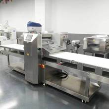 牛角面包甜甜圈切割切形機面皮切片機烘焙設備面團連續切型機工廠