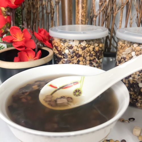 Stir-fried barley and poria tea, spring and summer, substitute health tea for brewing adzuki bean, red bean and barley tea soup packets