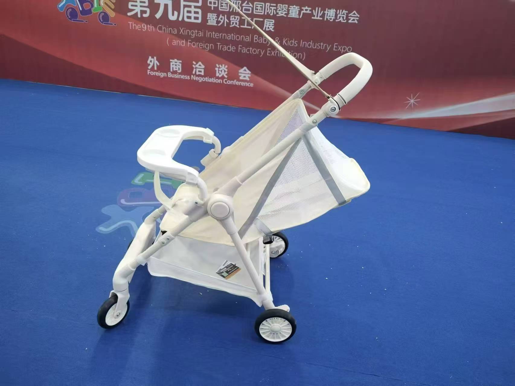 Baby push-car de bolsillo carro plegable para niños artefactos de deslizamiento para embarcar en cochecito pequeño y ligero