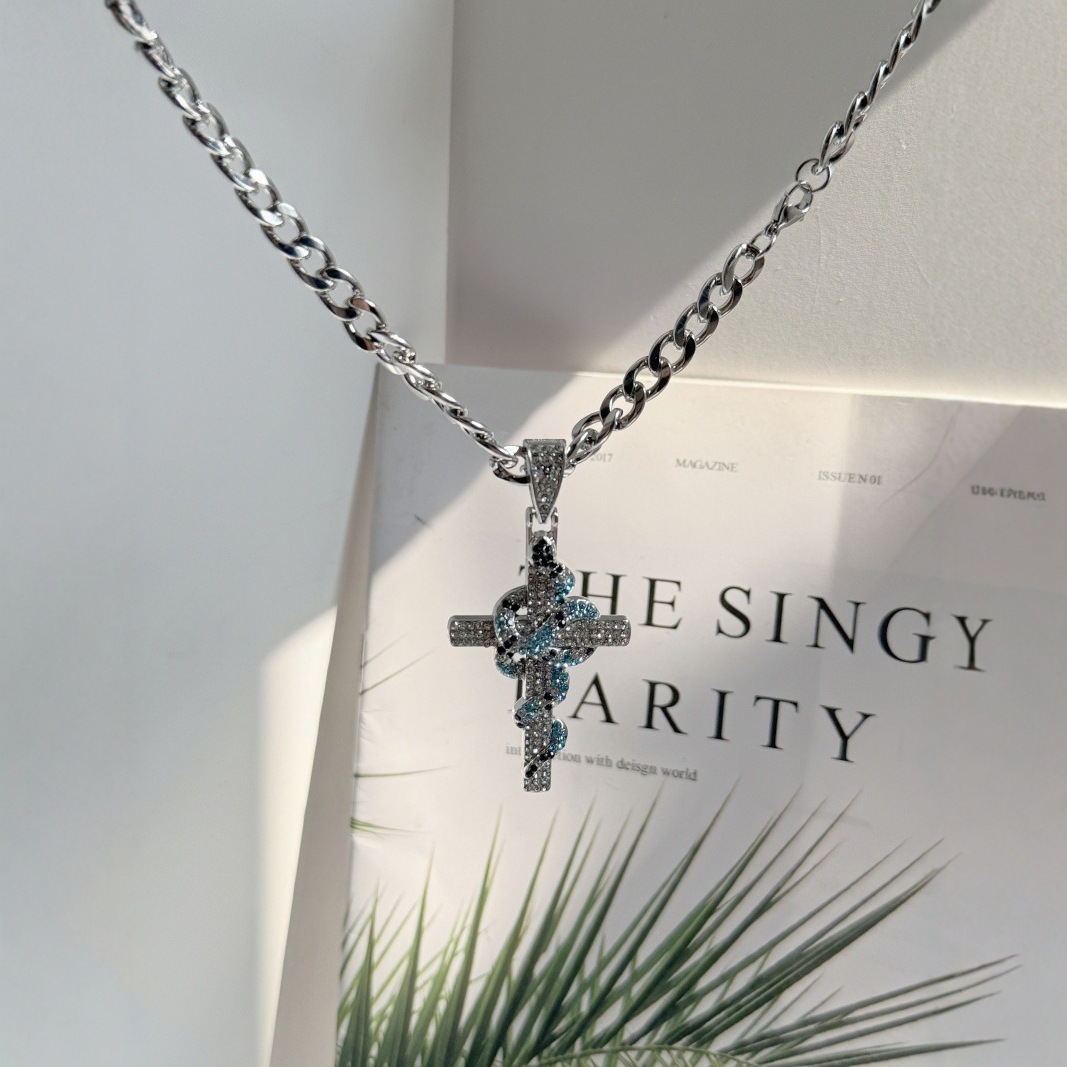 Iconic Cuban Chain Necklace For Men With Pendant Symbol Of Heritage_voghion.com