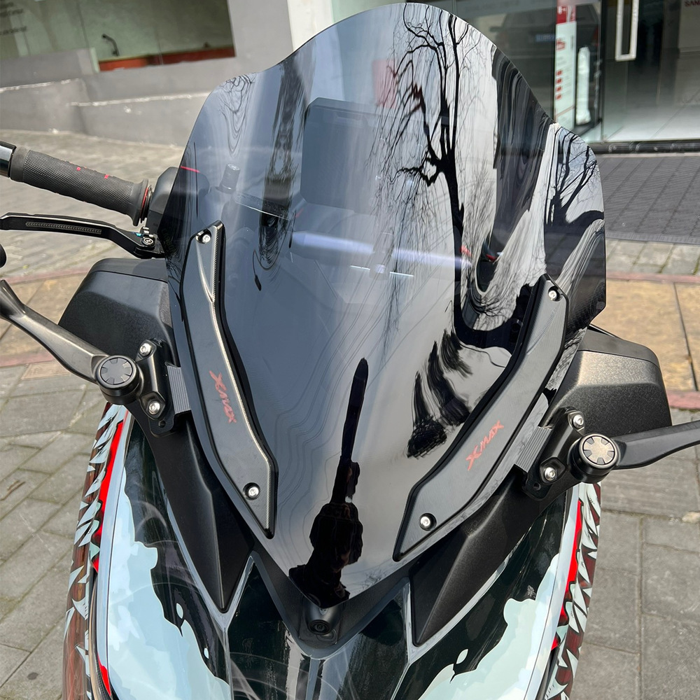 2017-2022 XMAX300 windshield is suitable for Yamaha XMAX 300 competitive windshield Indonesia model