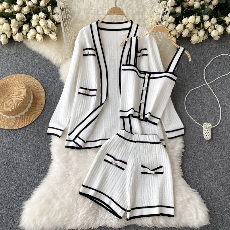 Xiaoxiangfeng autumn 2022 new women's suit long sleeve knitted cardigan coat suspender vest wide leg short pants Xiaoxiangfeng autumn 2022 new women's suit long sleeve knitted cardigan coat suspender vest wide leg short pants