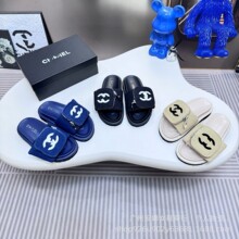 С���L��Ʒ�|25�¿�ڴ����һ����Ů��a���Ĵ�a��ʺ����Ь��Ů