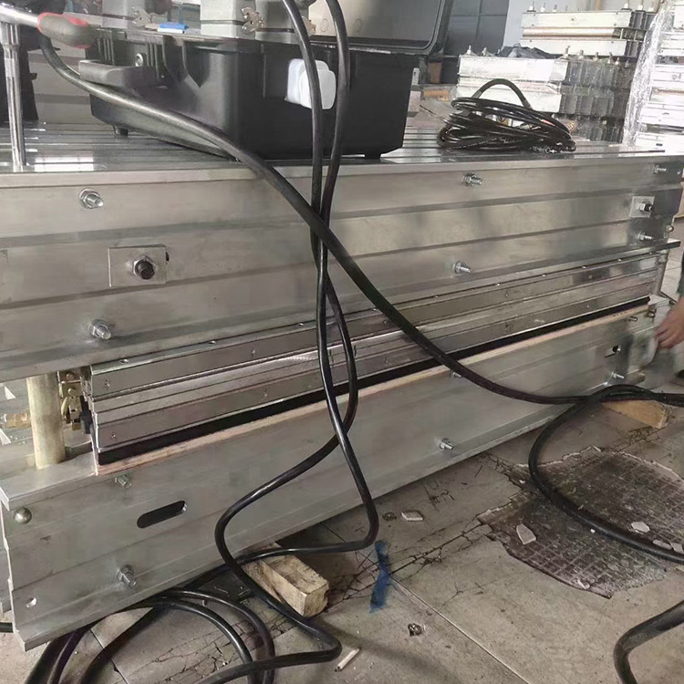 聚仁水冷却硫化机平行四边形皮带硫化机自动硫化机设备