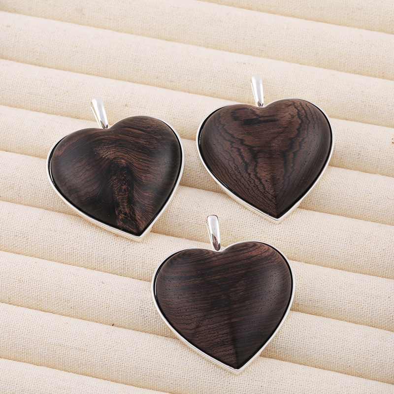 خشب الصندل نحاس أسلوب بسيط النمط الكلاسيكي شكل القلب قلادة display picture 8