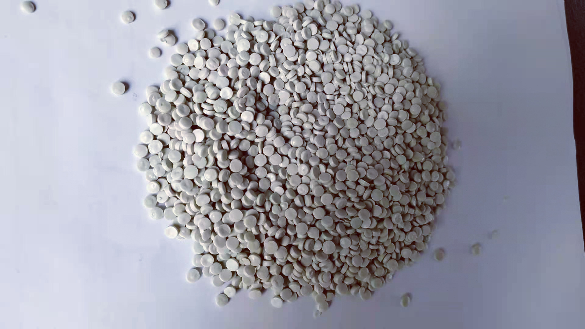 白色改性HDPE再生料颗粒 中空HDPE再生料颗粒 吹膜hdpe再生颗粒