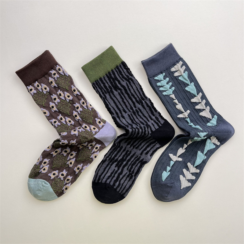 European-Style Personality Embossed Floral Trendy Socks Japanese Retro Color-Blocking Geometric Line Mid-Calf Socks Ins Seamless Cotton Socks