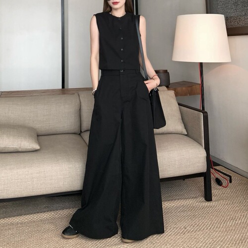 Spring and summer 2026 women's clothing new fashionable all-matching casual and comfortable simple vest top + wide-leg pants set