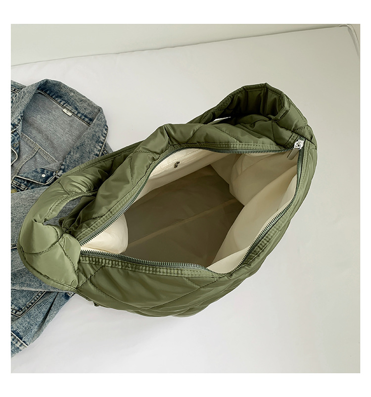 Women's Large Pu Leather Solid Color Lingge Streetwear Square Zipper Shoulder Bag display picture 25