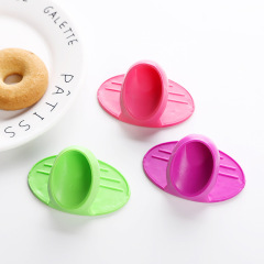 Kitchen heat-resistant silicone finger guard microwave oven finger protector for plates, bowls, and dishes, heat-resistant handle for pots