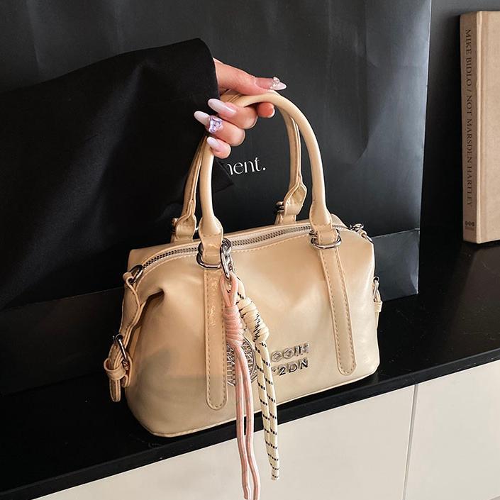 Bolso de mano de moda universal para mujeres 2025, nuevo estilo de estilo extranjero bolso de hombro de moda de alta calidad simple bolso de mochila cuadrado