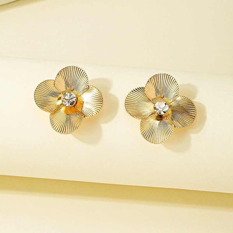 Модные милые трёхмерные металлические серьги, стильный аксессуар, японский и корейский стиль, цветы, европейский стиль