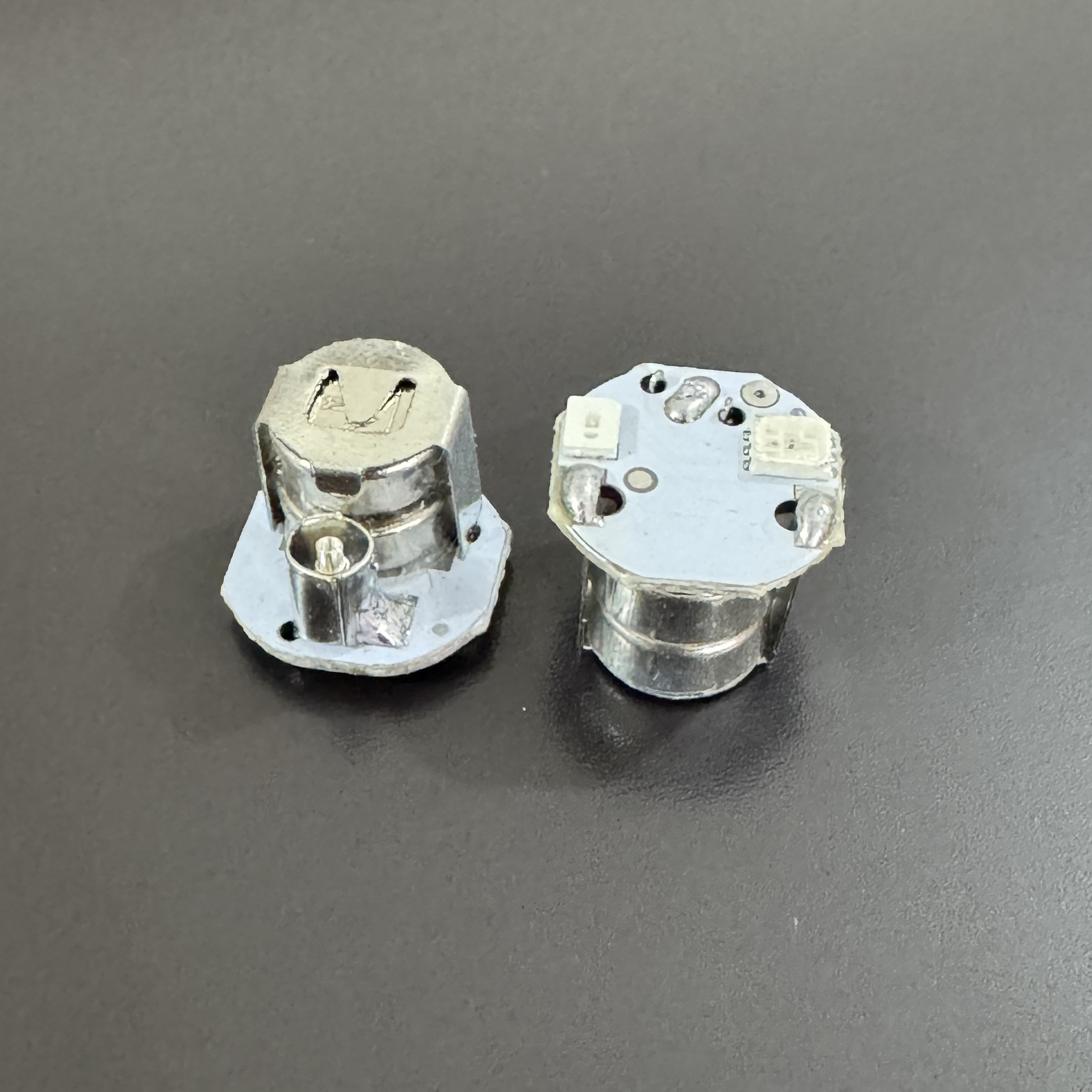 贴片两颗Ag3电池 解压玩具踩踩球玩具