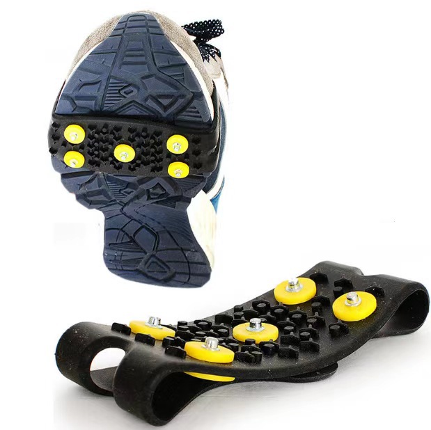 Outdoor Hiking Silicone Crampons, Non-Slip Shoe Covers, Ice Skates, Non-Falling Snow Claws, Simple Spikes, Hiking, Rainproof and Fall-Proof