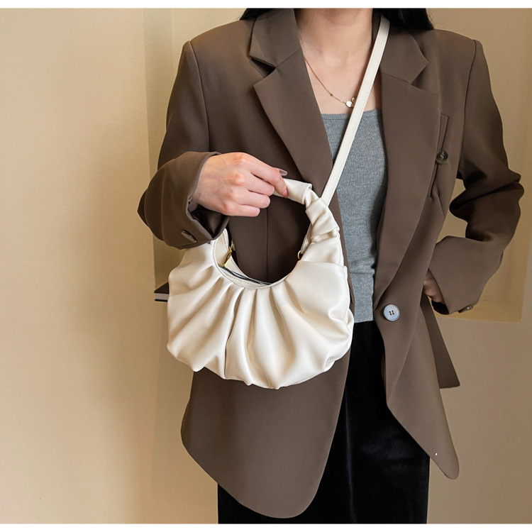 Cloud pleated for women in 2024, new underarm bag, single shoulder crossbody, niche texture, versatile, Korean version_voghion.com