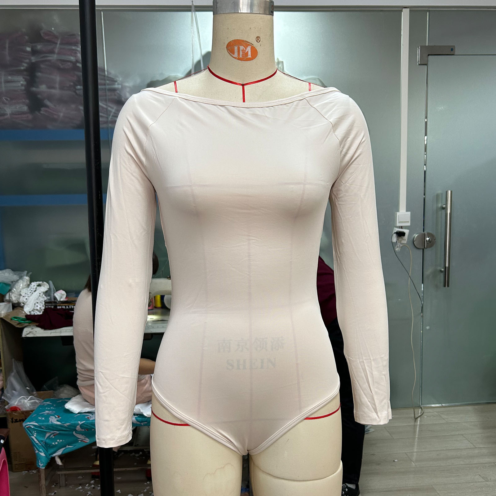 Europa y América de las mujeres cuello redondo mono backless color sólido manga larga que adelgaza apretado tocar fondo nuevo SU3175