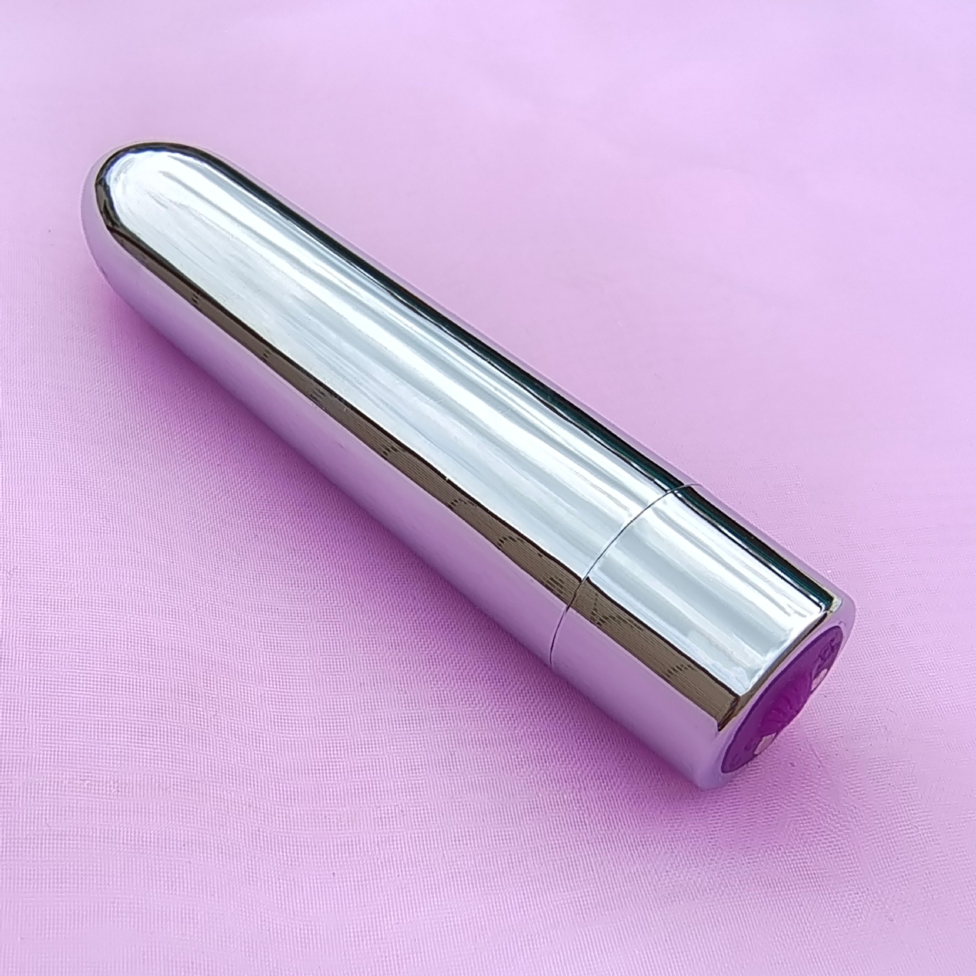 Remote Control Vibrator 10 Frequency Magnetic Charging Massager_voghion.com