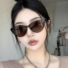 新しいファッショナブルなキャットアイサングラス、丸顔、スリム、抗UVサングラス、女性用のカジュアルで多用途なハイエンドサングラス