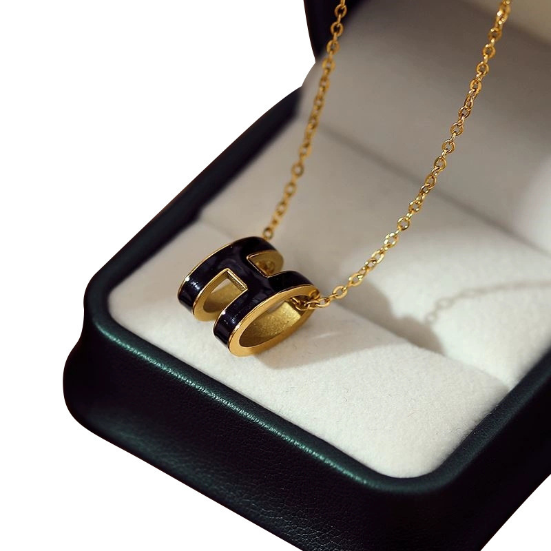 Nuevo collar de acero de titanio incrustado en diamantes para mujeres todo a juego ins Internet celebridad luz Cadena de clavícula de lujo elegante joyería de alto grado que no se desvanece