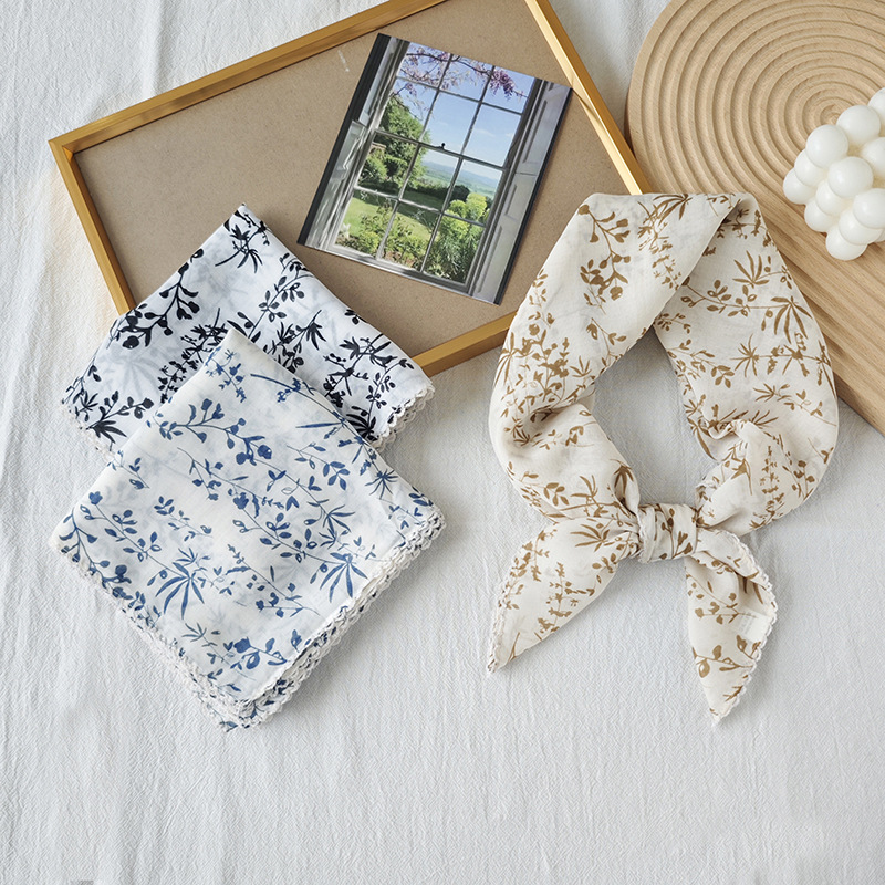 Bufanda cuadrada pequeña fresca y simple con estampado de plantas para damas, estilo literario de tendencia, temperamento, bufanda cuadrada de dientes curados, bufanda profesional