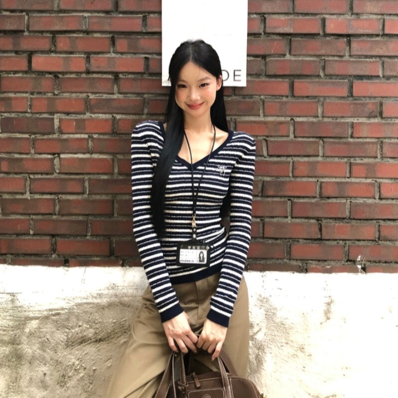 2025条纹针织麻花纹理V领内搭打底针织衫女秋冬新款独特上衣|undefined
