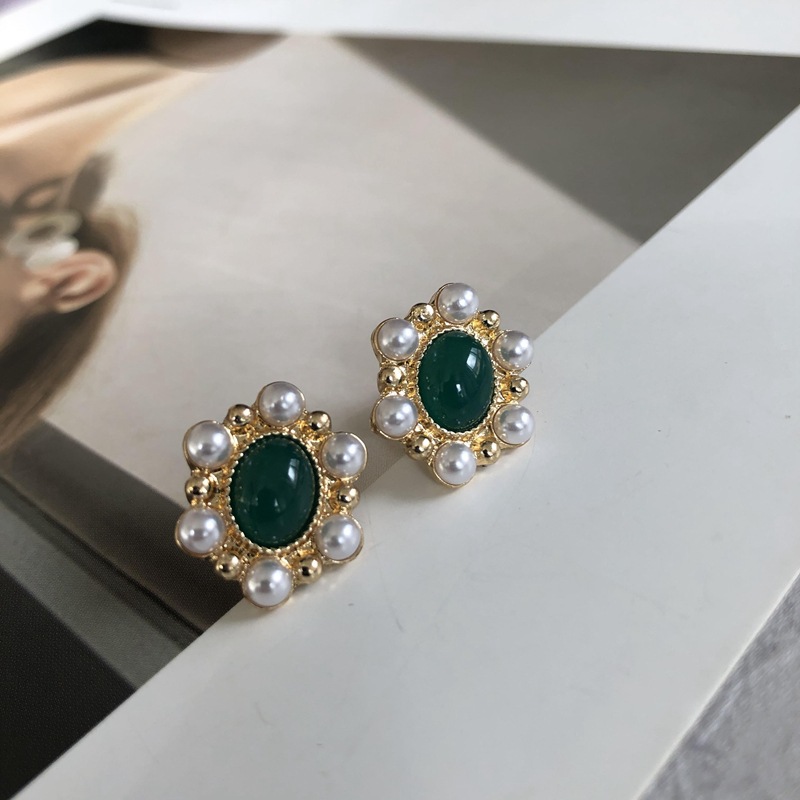 Retro Green Enamel Square Water Drop Pendant Earrings Wholesale Nihaojewelry display picture 1